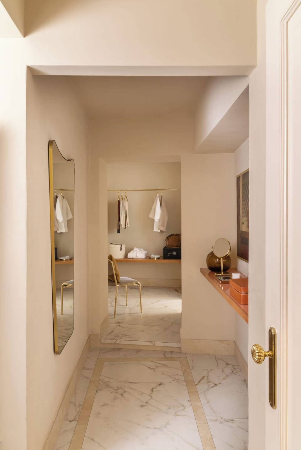 Studio Suite | Wardrobe