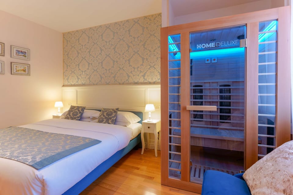 Deluxe Double or Twin Room | Premium bedding, minibar, in-room safe, desk