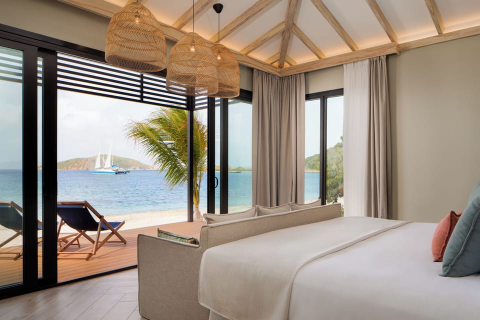 Beach Front Room with Outdoor Hot Tub | Premium bedding, pillowtop beds, free minibar items, in-room safe