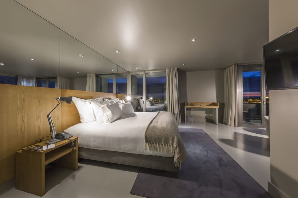 Suite | Minibar, in-room safe, desk, soundproofing