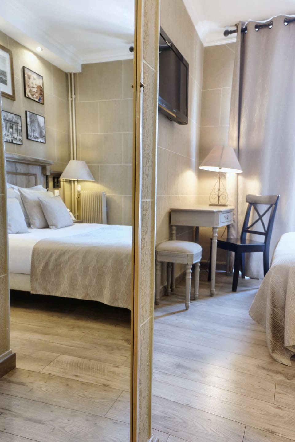 Classic Double Room | Hypo-allergenic bedding, in-room safe, individually decorated, desk