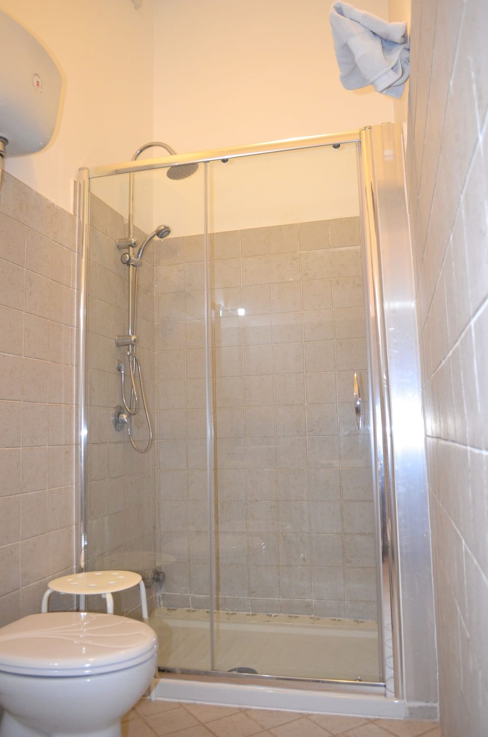 Double Room | Bathroom shower