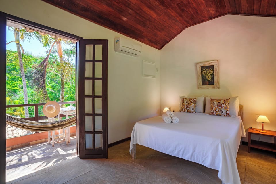 Superior Room, 1 Double Bed, Patio, Garden View (Casal) | Minibar, blackout drapes, iron/ironing board, free WiFi