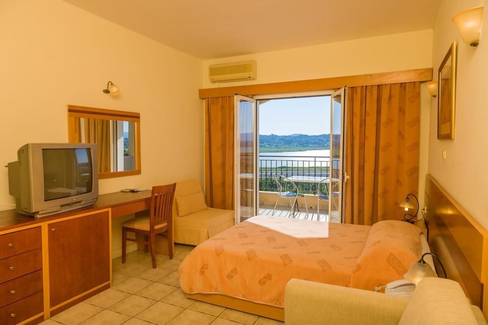 Single Room | Desk, free cribs/infant beds, free WiFi