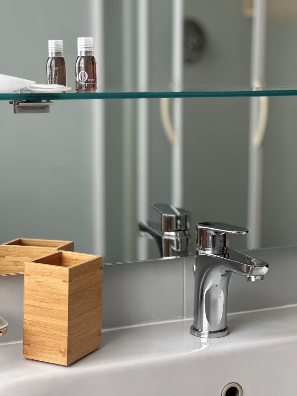 Rainfall showerhead, free toiletries, hair dryer, bidet