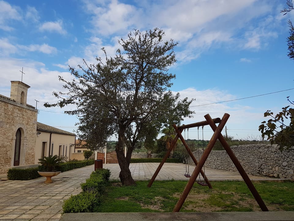 Children's play area - outdoor