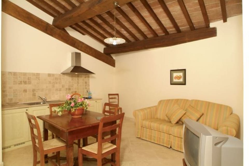 Suite | Down comforters, iron/ironing board, cribs/infant beds, rollaway beds