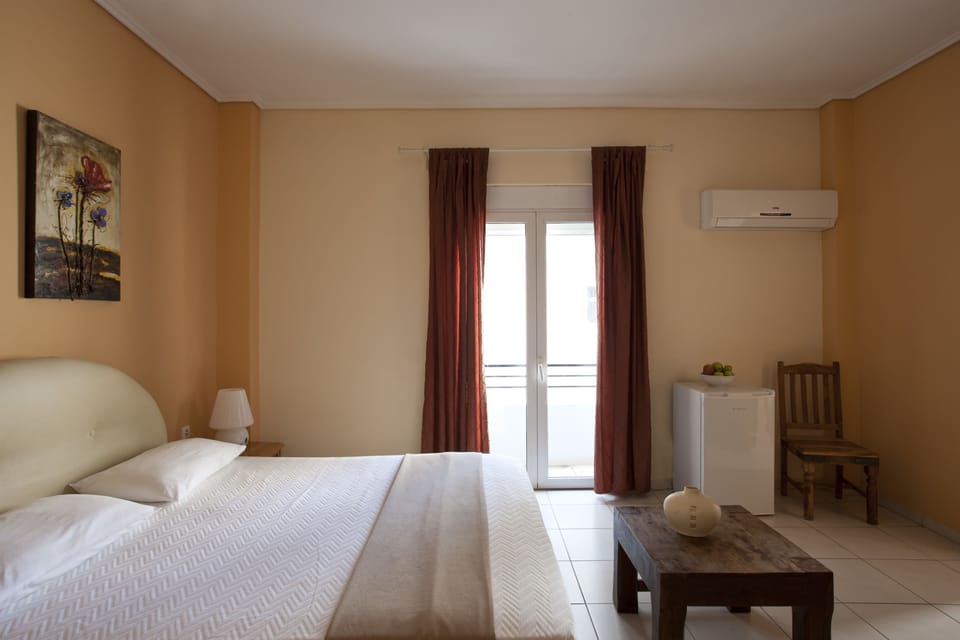 Minibar, in-room safe, soundproofing, iron/ironing board