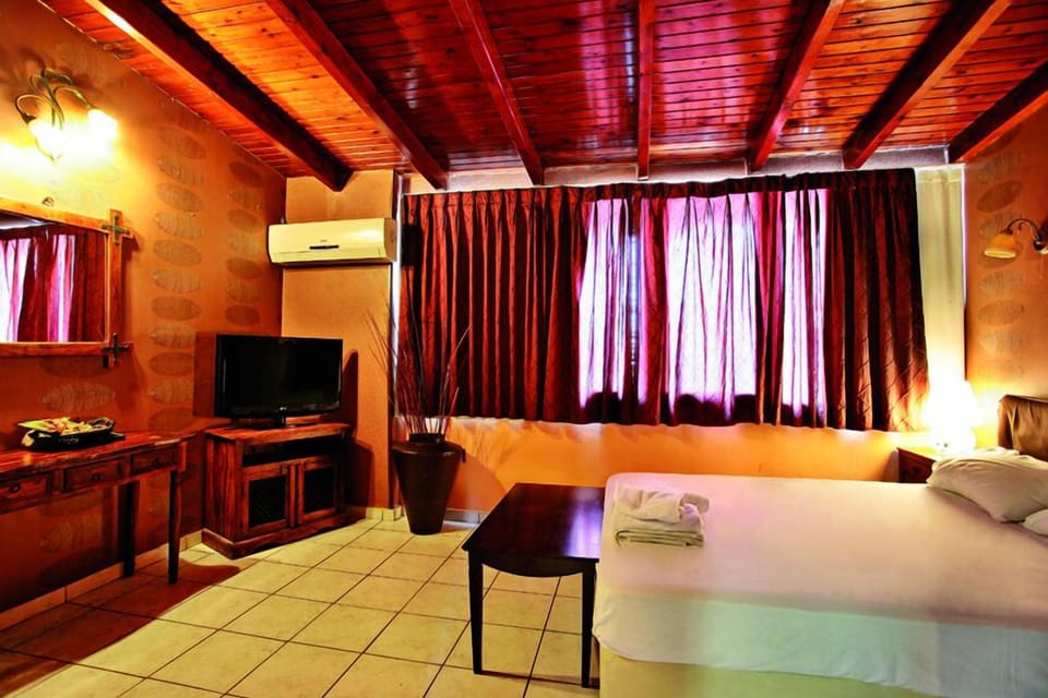 Minibar, in-room safe, soundproofing, iron/ironing board