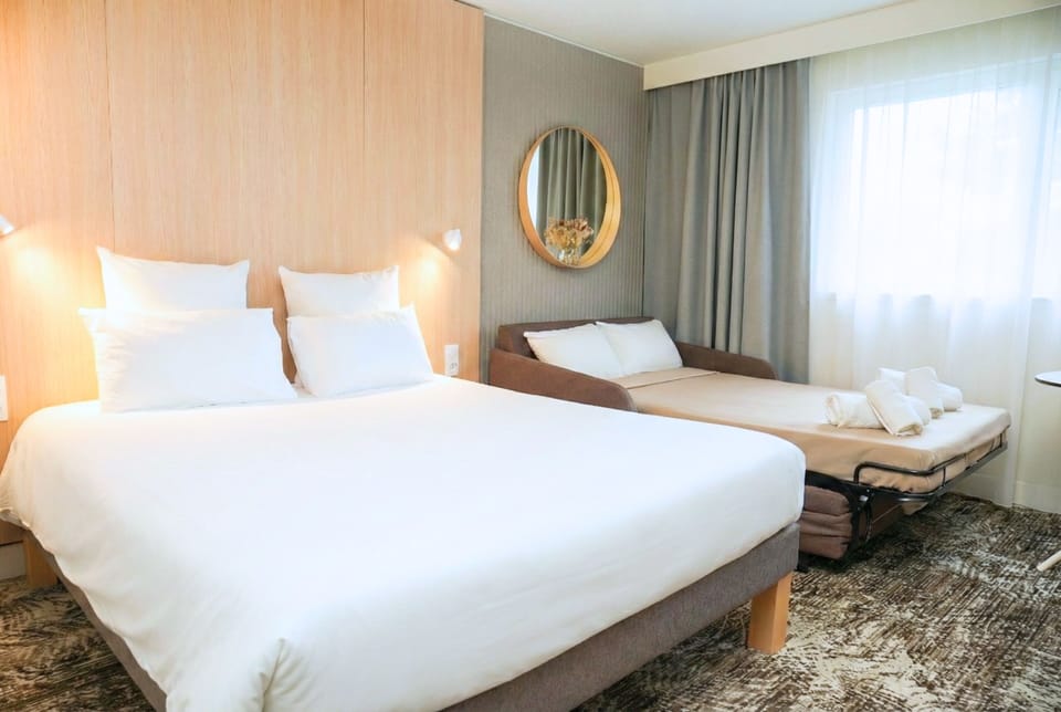 Superior Room, 1 Double Bed with Sofa bed | 1 bedroom, memory foam beds, in-room safe, desk