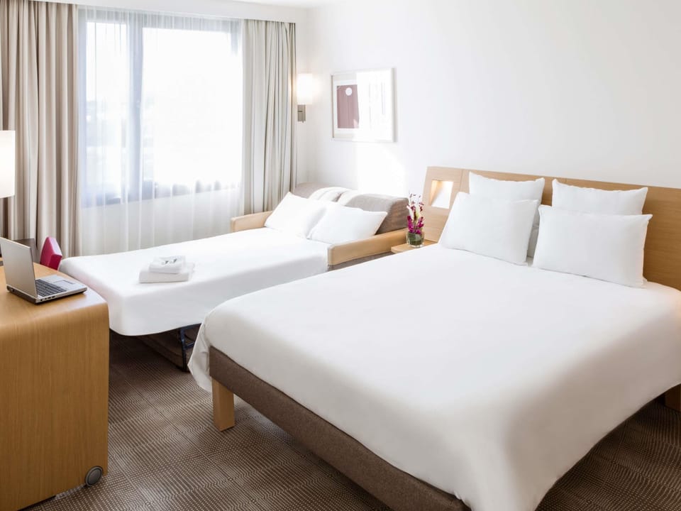 1 bedroom, memory foam beds, in-room safe, desk