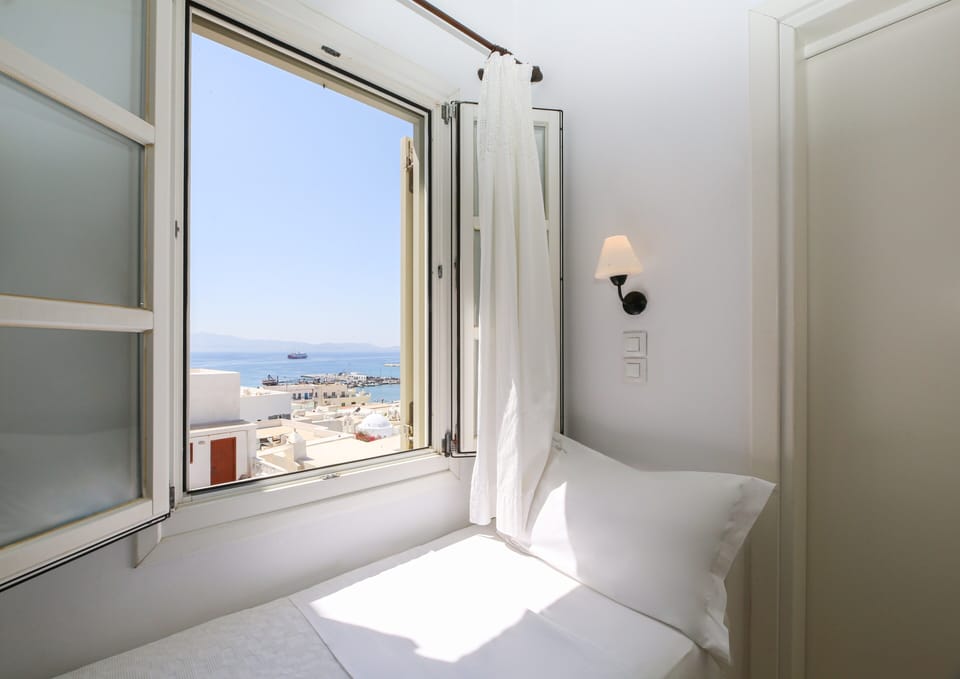 Single Room | 13 bedrooms, in-room safe, soundproofing, iron/ironing board