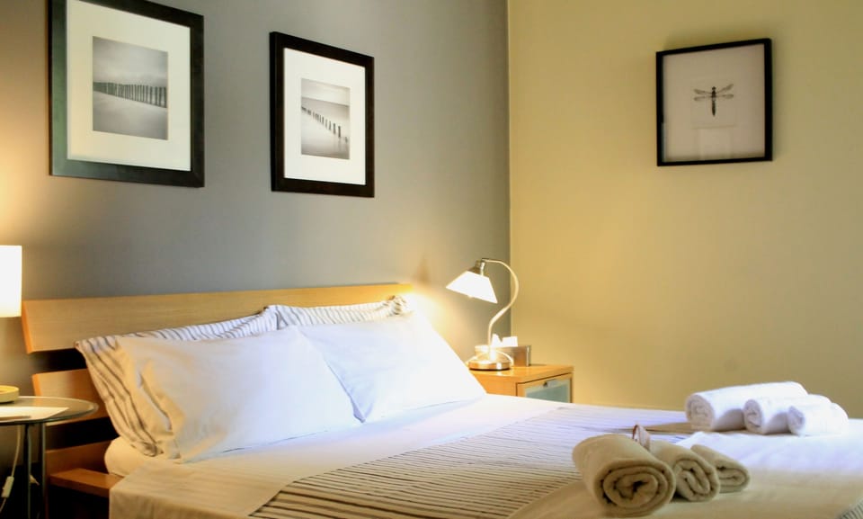Comfort Double Room, 1 Queen Bed | Premium bedding, individually decorated, individually furnished, desk
