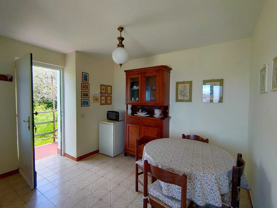 Apartment, 1 Bedroom, Kitchenette | Free cribs/infant beds, free WiFi, bed sheets