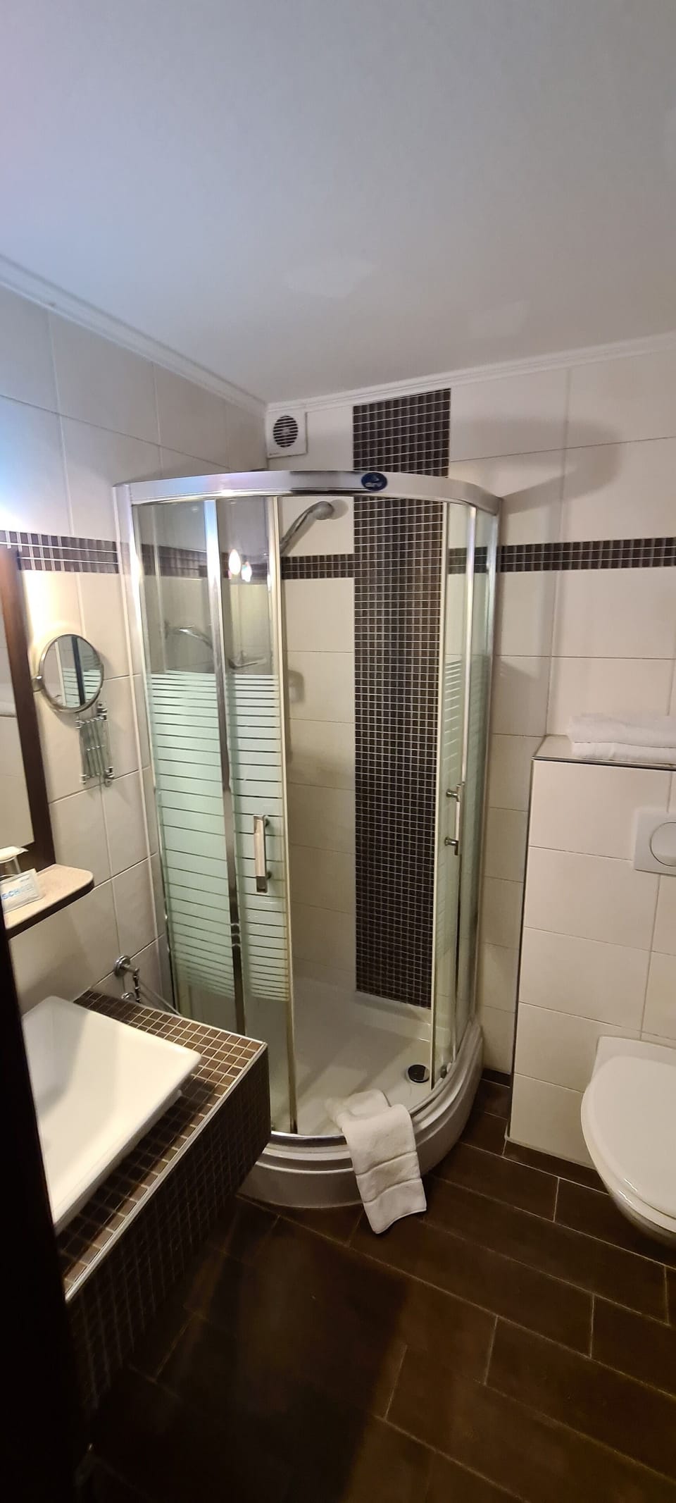Shower, towels