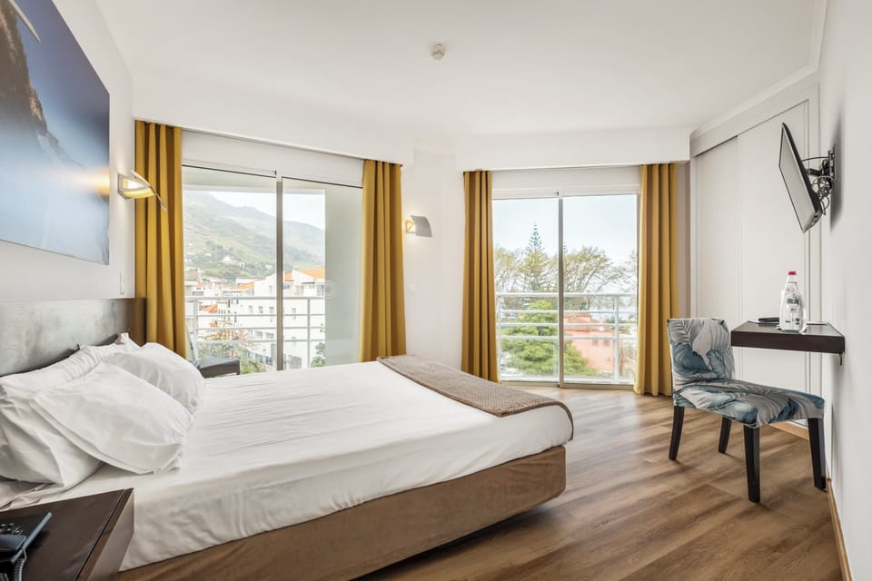 Double Room | Hypo-allergenic bedding, in-room safe, desk, soundproofing