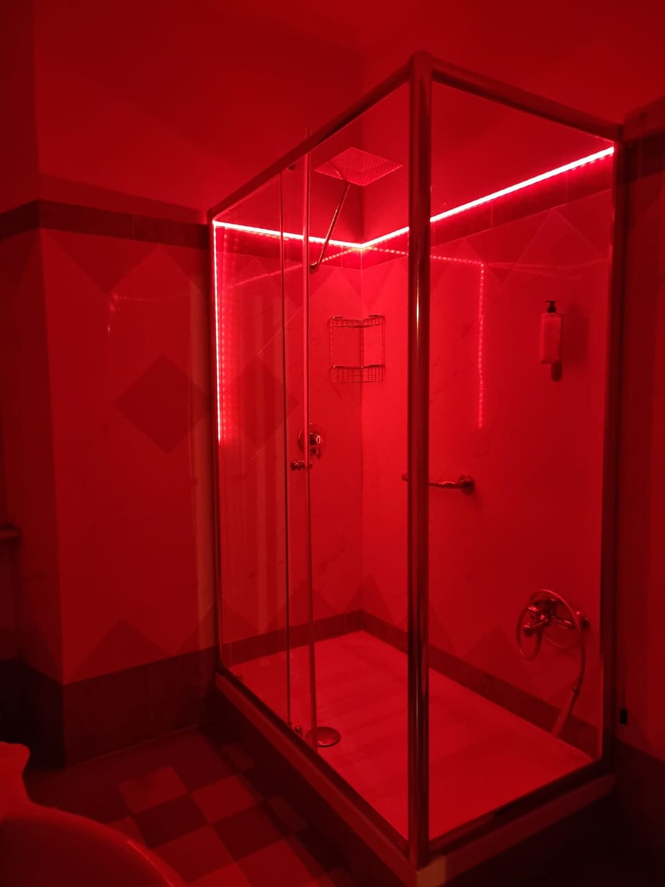 Superior Suite, Tower | Bathroom | Shower, rainfall showerhead, free toiletries, hair dryer
