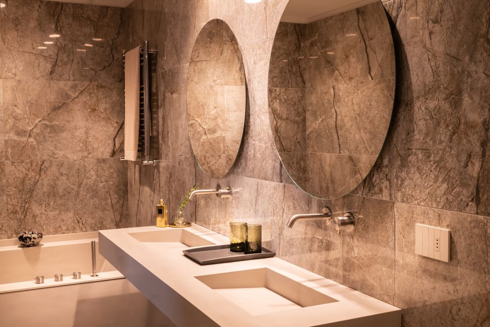 Suite, Hot Tub | Bathroom | Designer toiletries, hair dryer, slippers, bidet