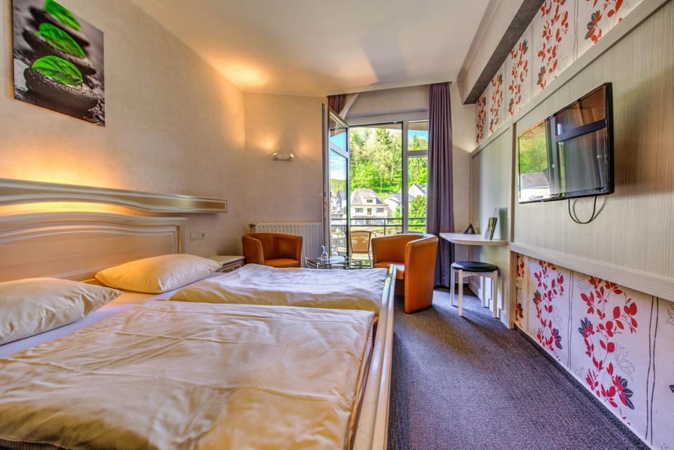 Desk, free WiFi, bed sheets
