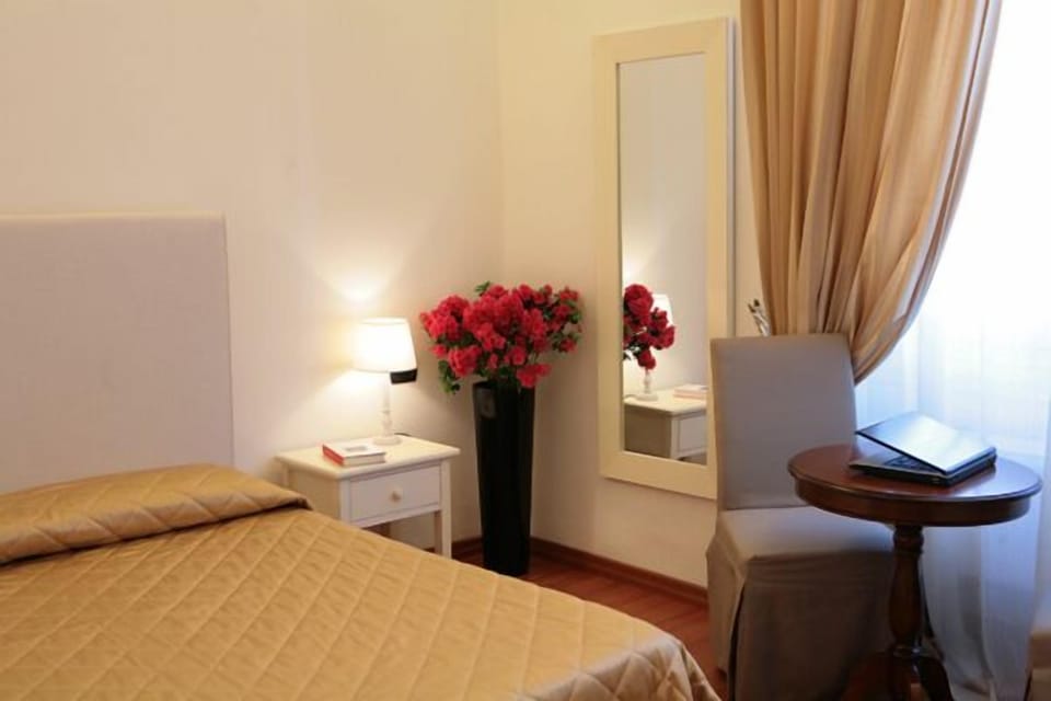 Double Room | Hypo-allergenic bedding, desk, blackout drapes, iron/ironing board