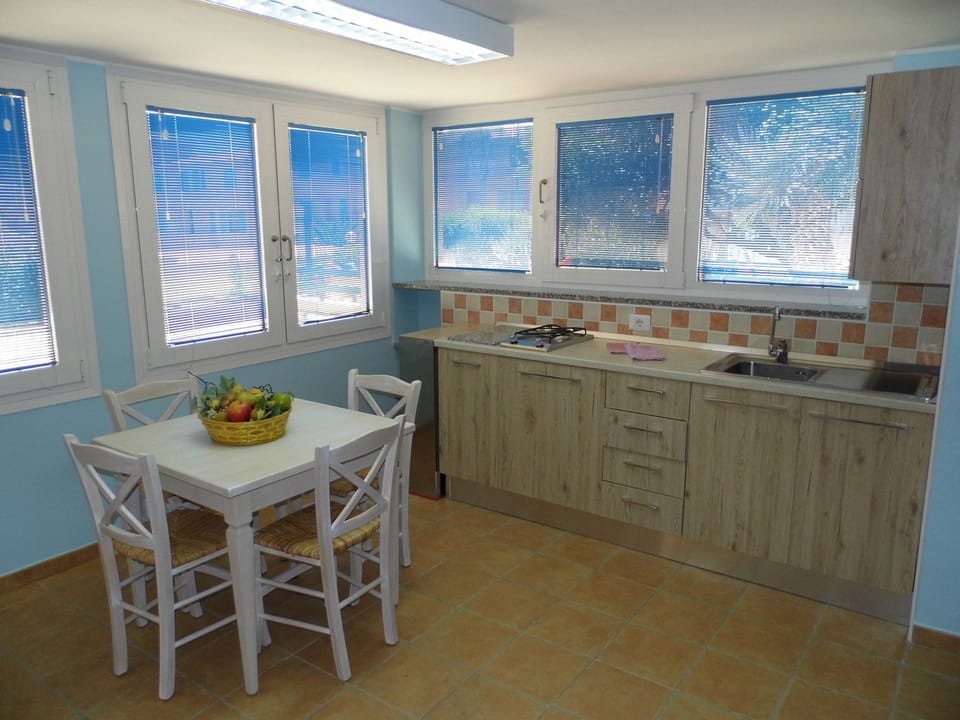 Comfort Condo, Ground Floor | Private kitchen