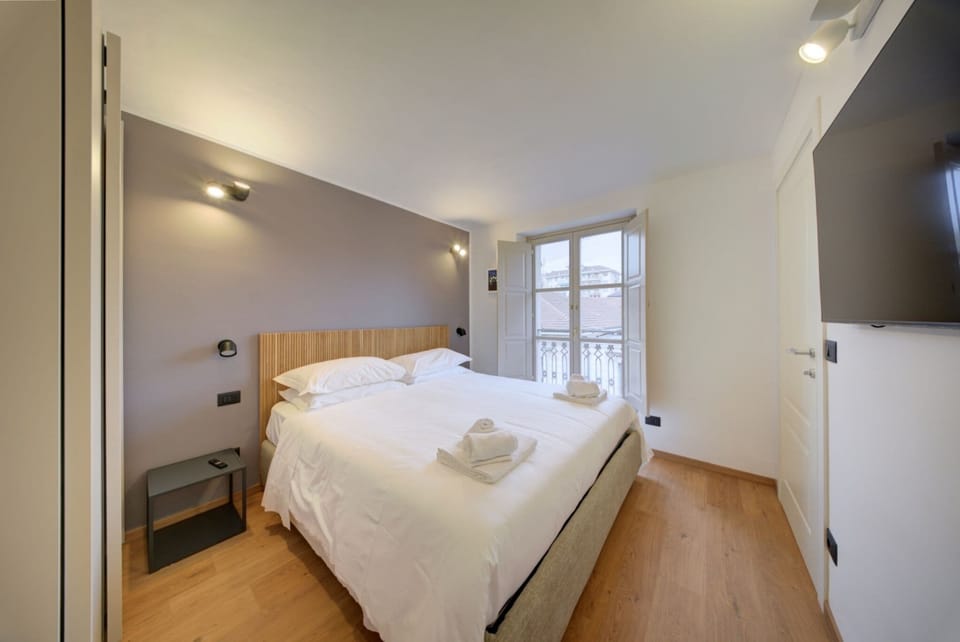 HOME SUITE (Edificio Annesso all Hotel) | Premium bedding, down comforters, pillowtop beds, minibar