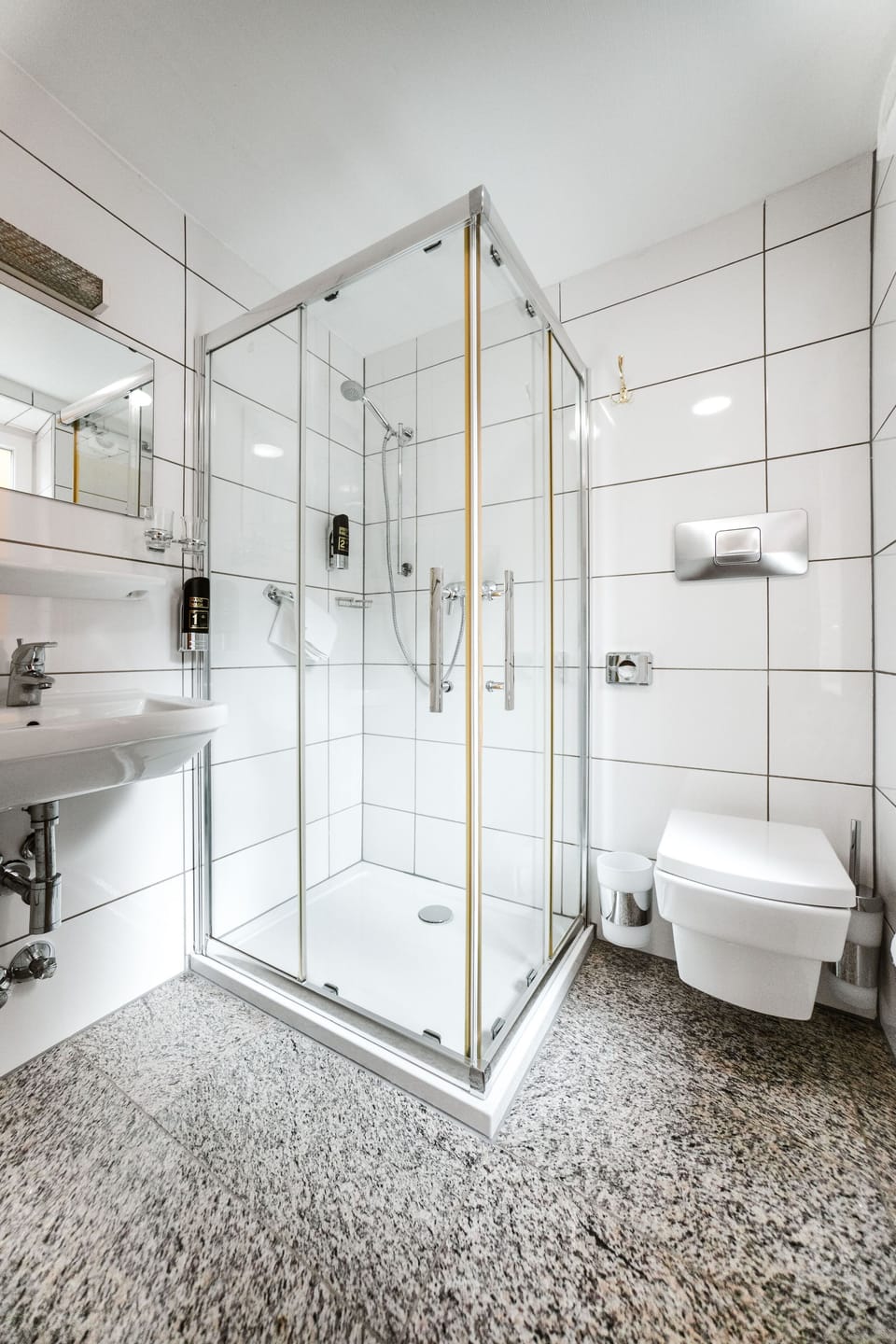 Double Room | Bathroom | Shower, hair dryer, towels