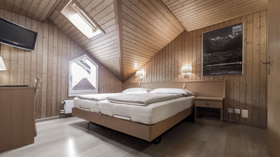 Economy Twin Room | Premium bedding, memory foam beds, in-room safe, desk