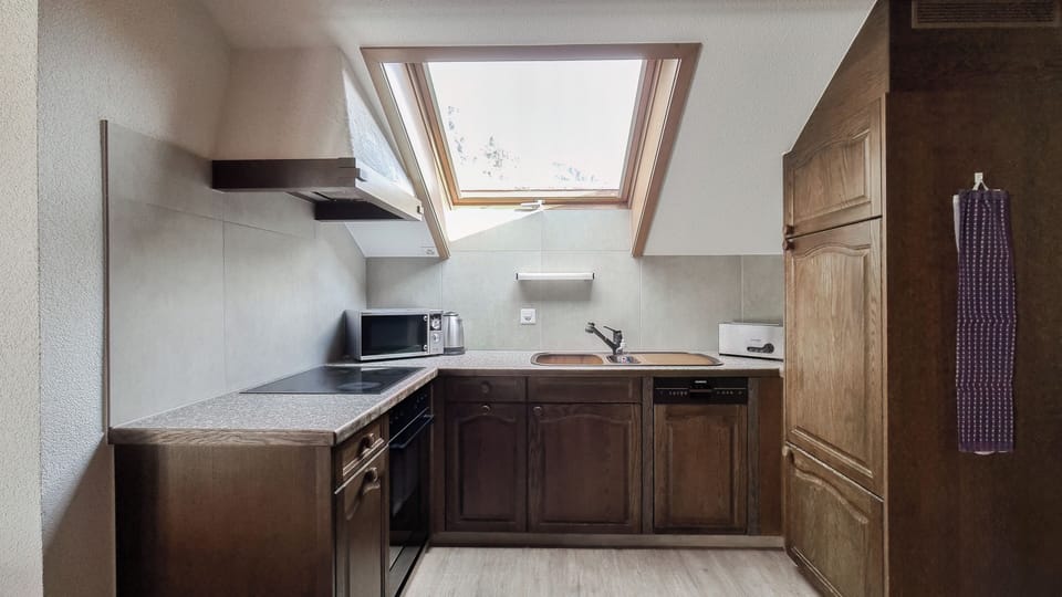 Family Apartment (Excl. 150CHF cleaning fee) | Private kitchen