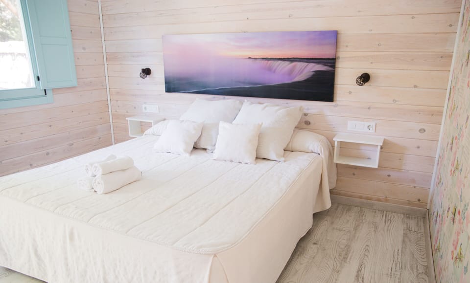 Design Double Room | Minibar, desk, soundproofing, cribs (surcharge)