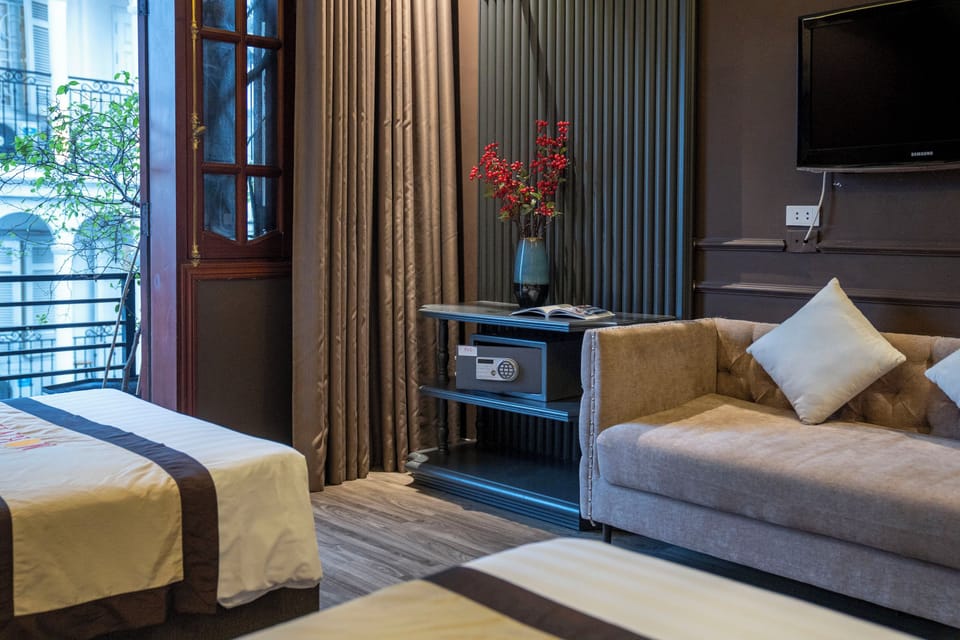 Deluxe Family Room with Balcony | Premium bedding, pillowtop beds, minibar, in-room safe
