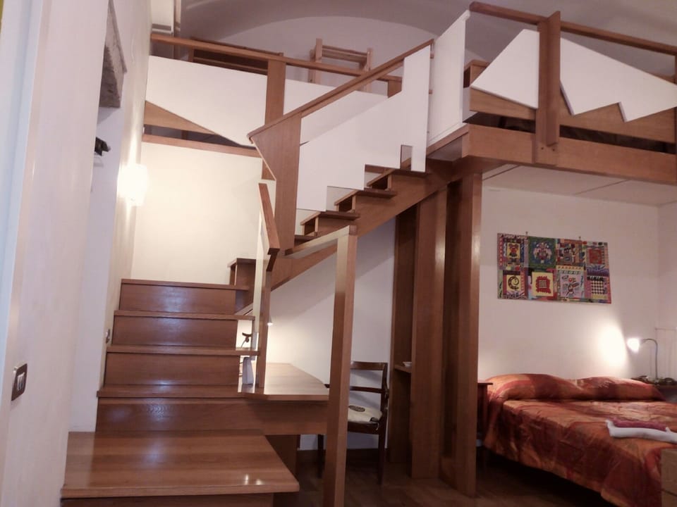 Triple Room | In-room safe, desk, soundproofing, iron/ironing board