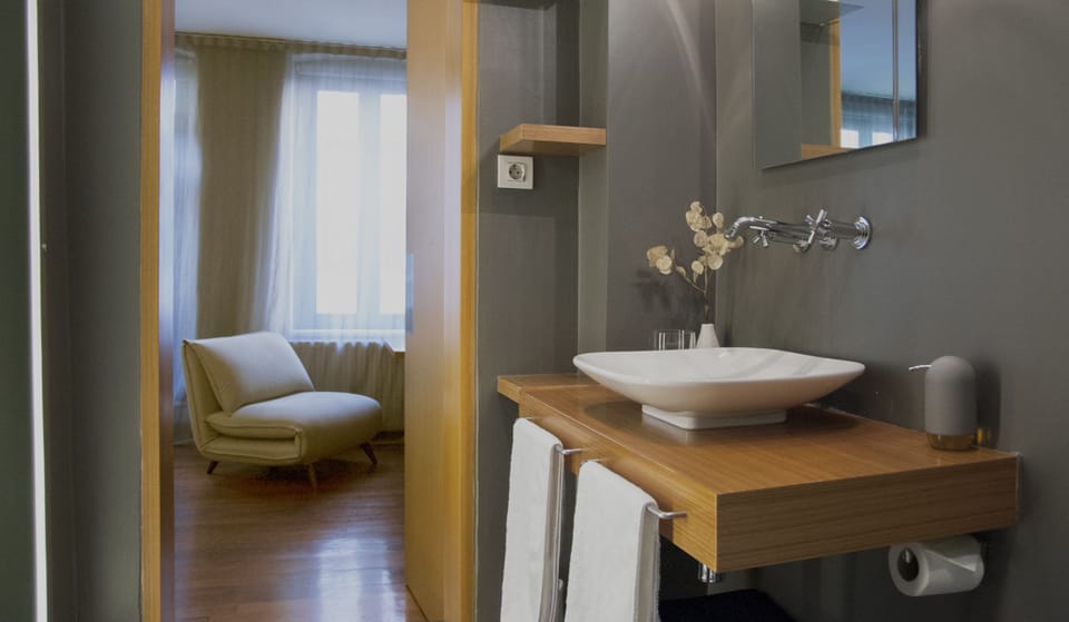 Shower, free toiletries, hair dryer, bathrobes