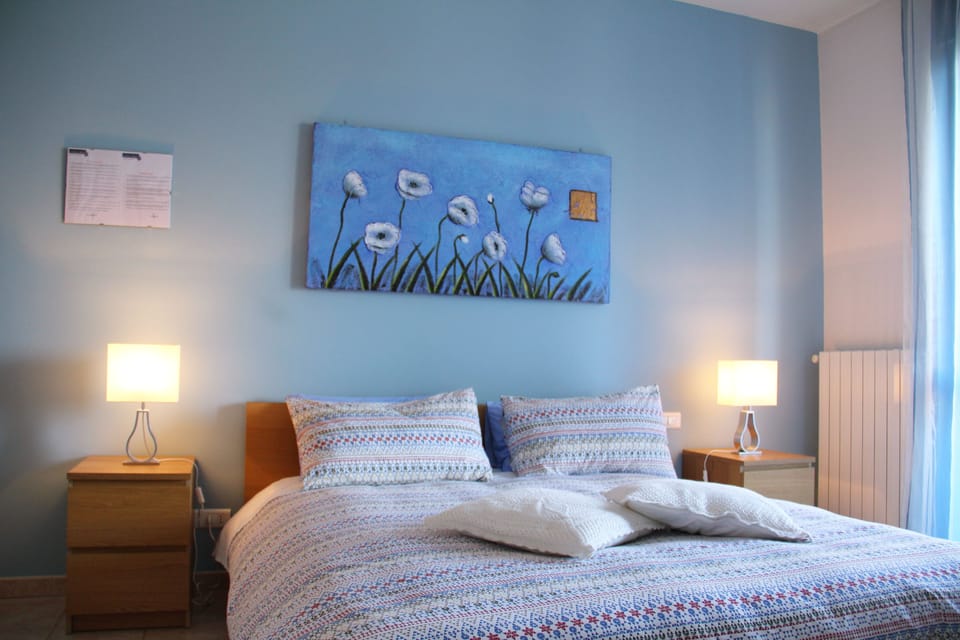 Double Room, 1 Double Bed, Balcony, Garden View | Living area | 19-inch TV with digital channels