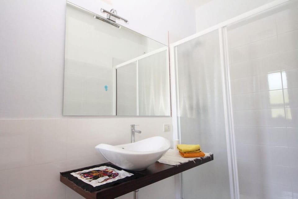 Double Room, 1 Double Bed, Balcony, Garden View | Bathroom | Rainfall showerhead, free toiletries, hair dryer, bidet