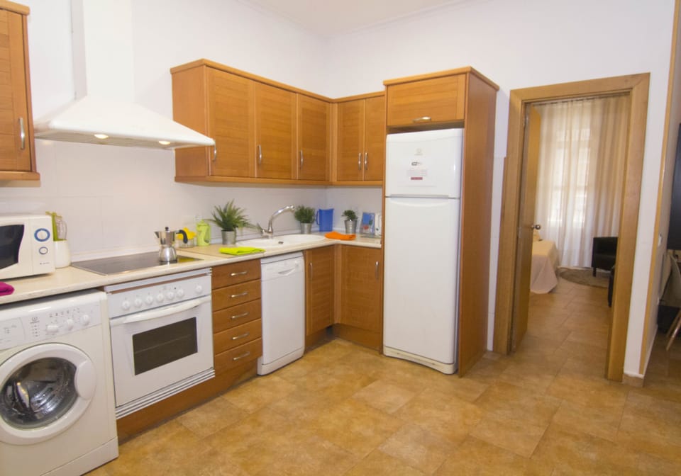 Apartment, 1 Bedroom | Private kitchen | Fridge, microwave, dishwasher, coffee/tea maker