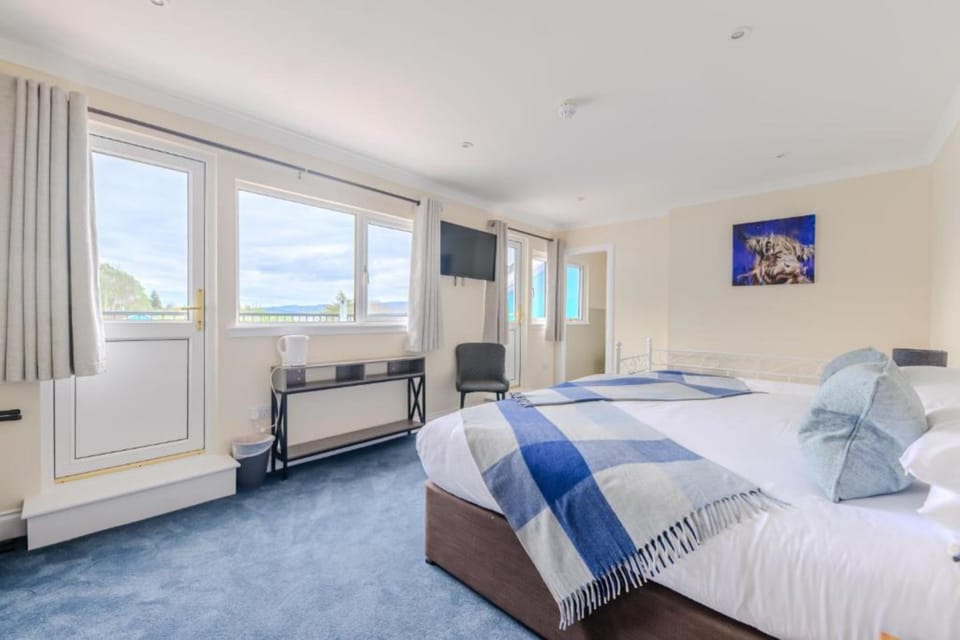 Double Room, Balcony (Partial Loch View) | Premium bedding, individually decorated, individually furnished
