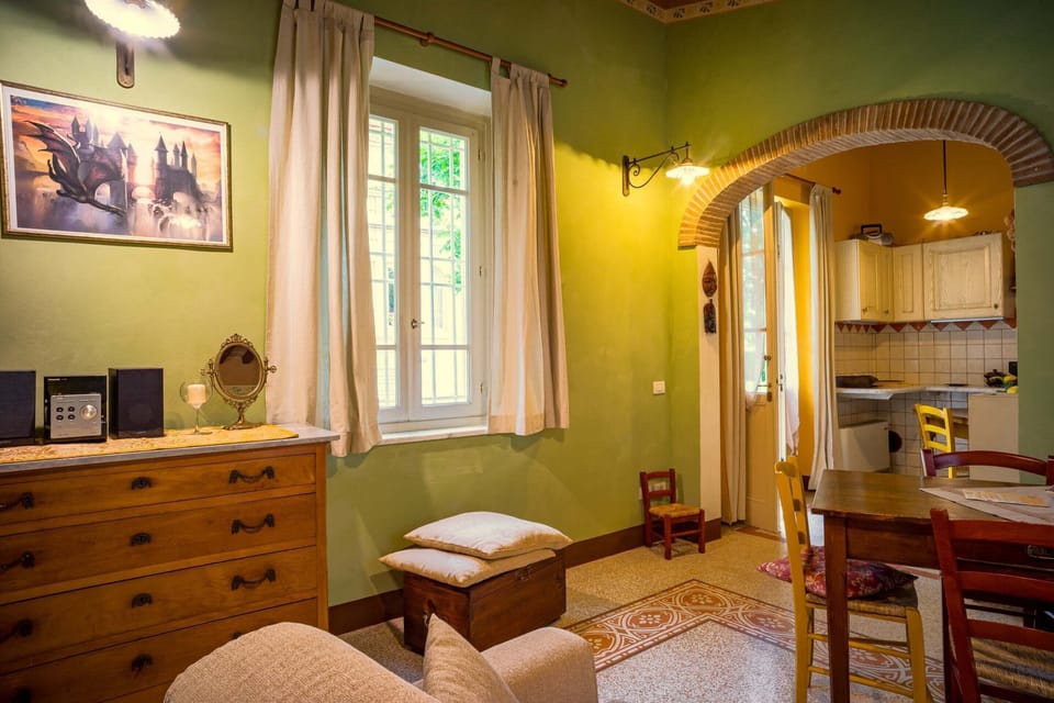 Traditional Apartment | Lounge