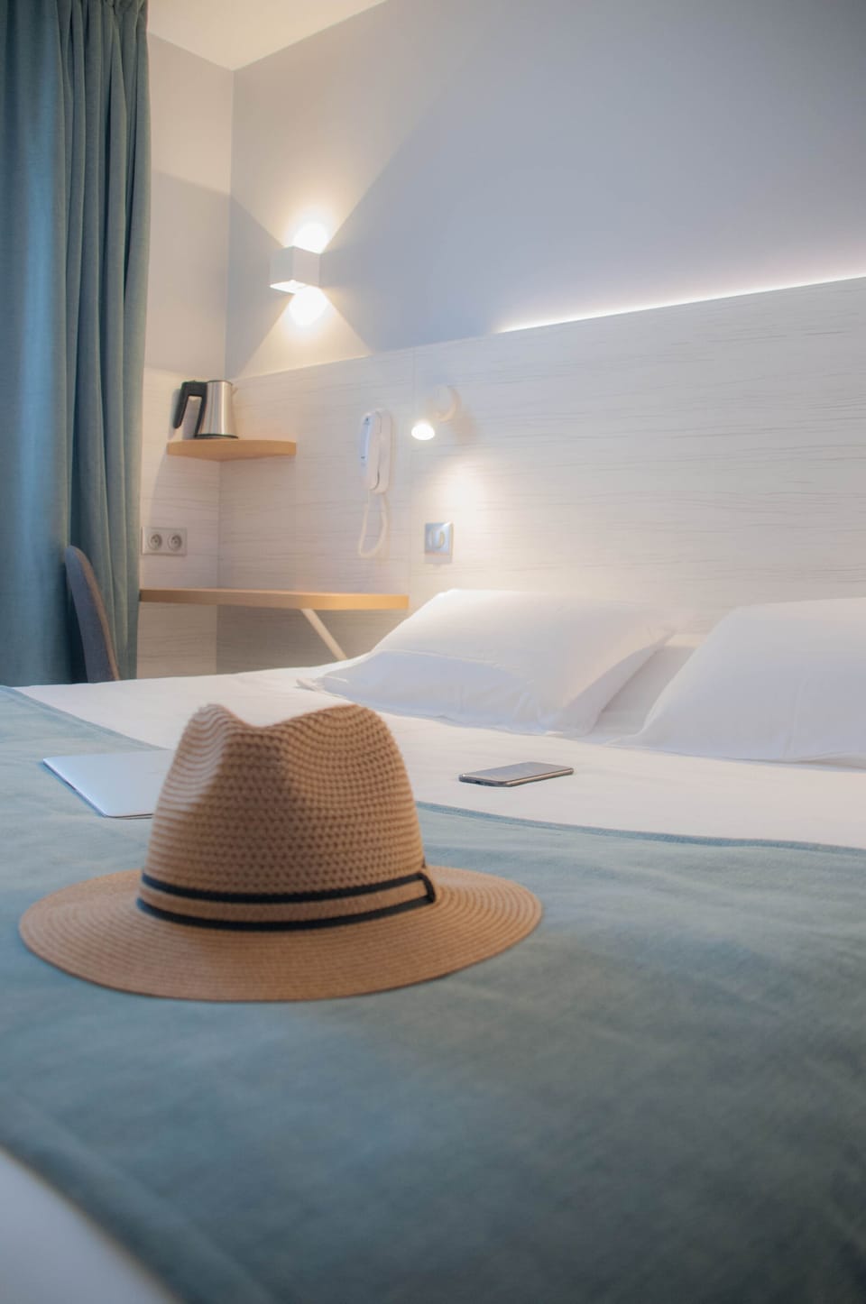 Standard Room, 1 Double Bed | Premium bedding, laptop workspace, cribs/infant beds, free WiFi