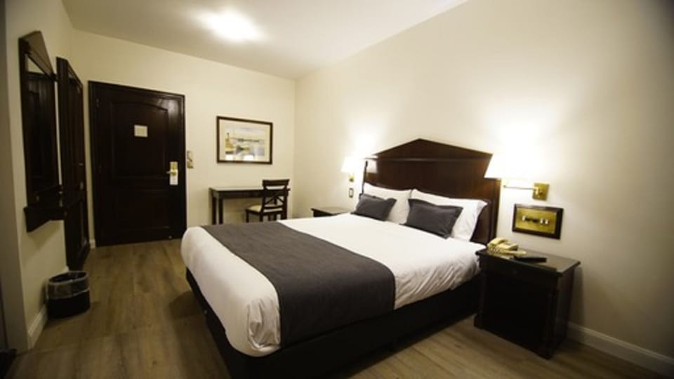 Habitacion en Pisos Superiores 1 cama doble o 2 camas individuales | In-room safe, free WiFi, bed sheets