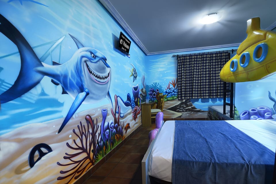 Design Quadruple Room, Ensuite | Desk, soundproofing, free WiFi, bed sheets