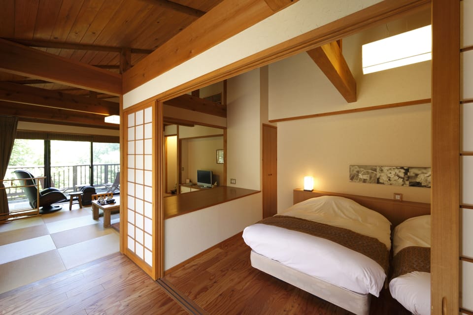 Japanese Western Style Room (YAMANOTO) | Down comforters, in-room safe, desk, free WiFi