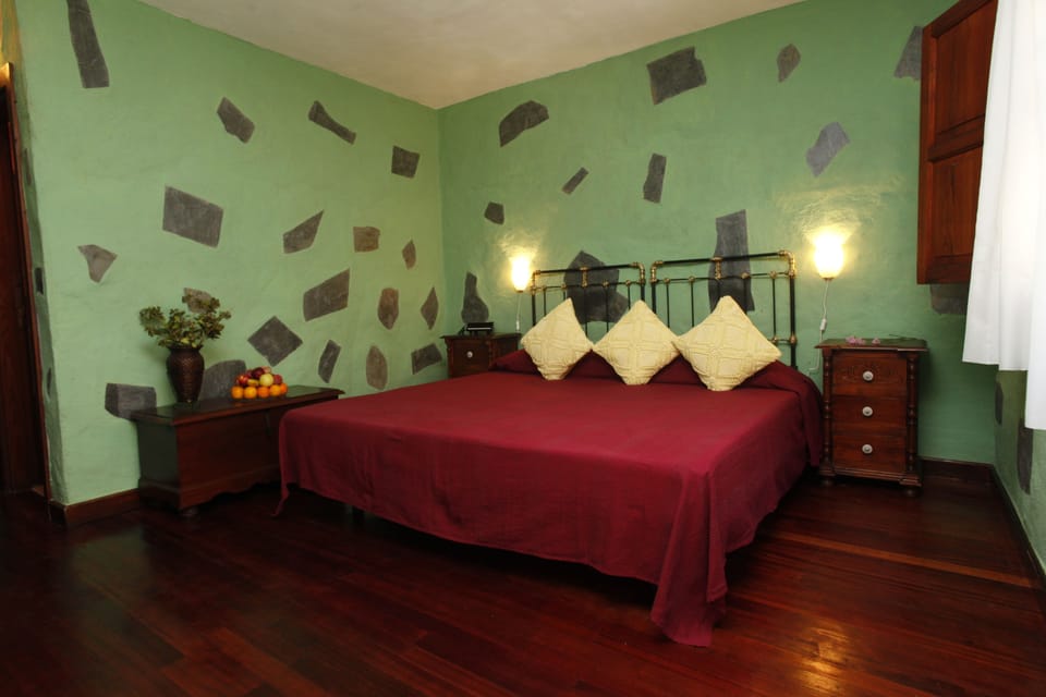 Single Room | Select Comfort beds, desk, free cribs/infant beds, Internet