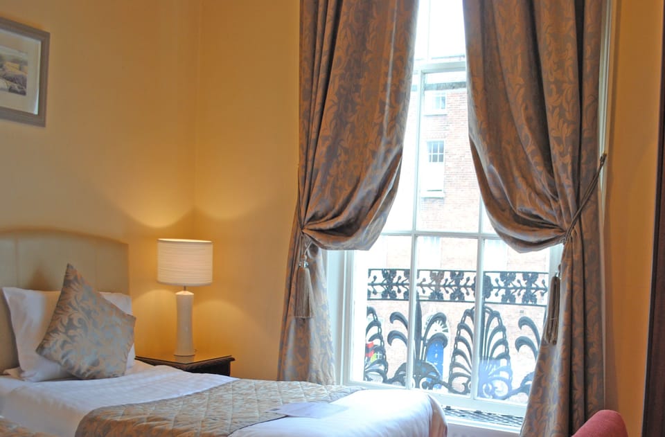 Standard Single Room, 1 Twin Bed, Ensuite | Premium bedding, down comforters, in-room safe, desk