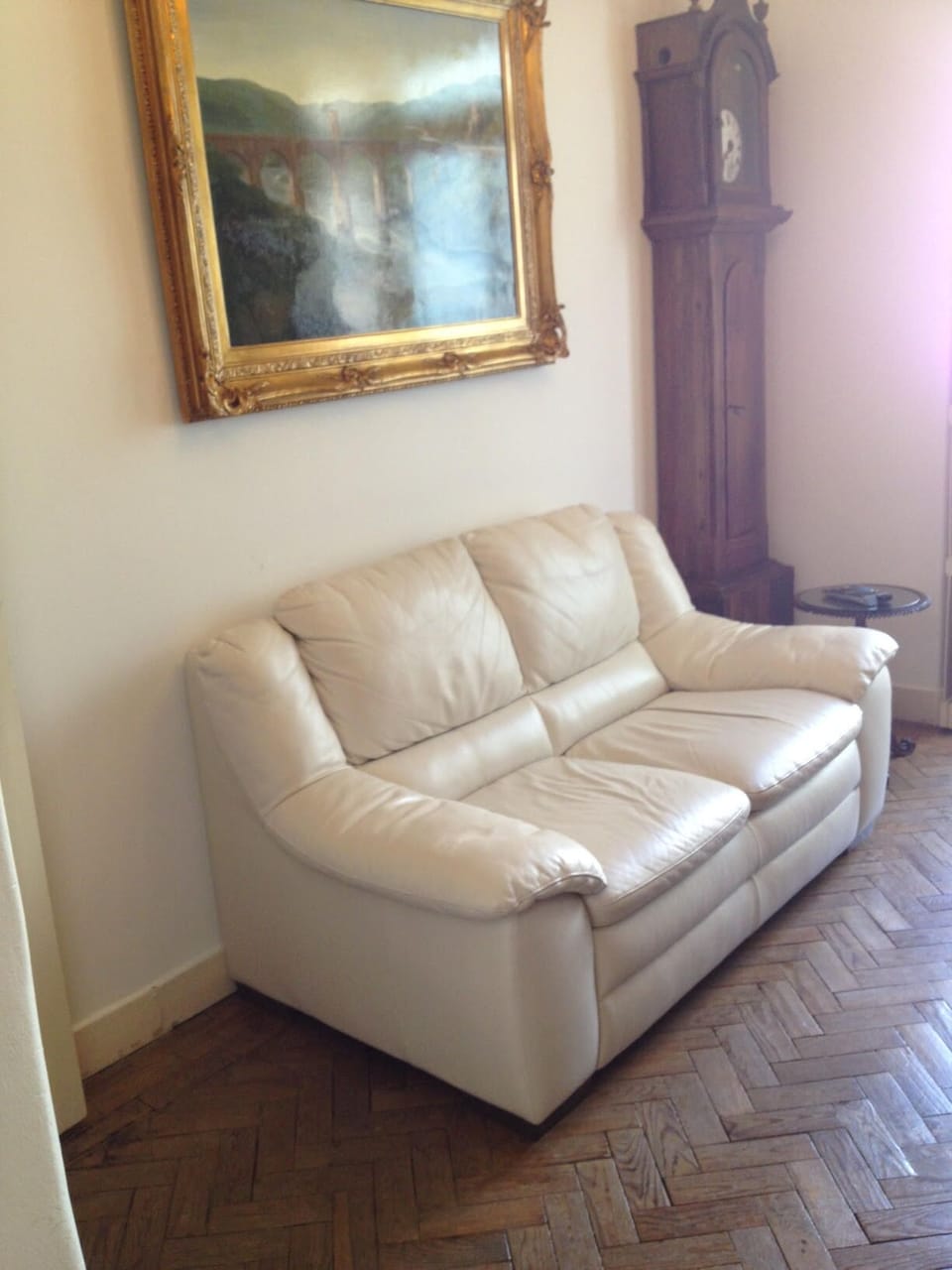 Single Room | Living area