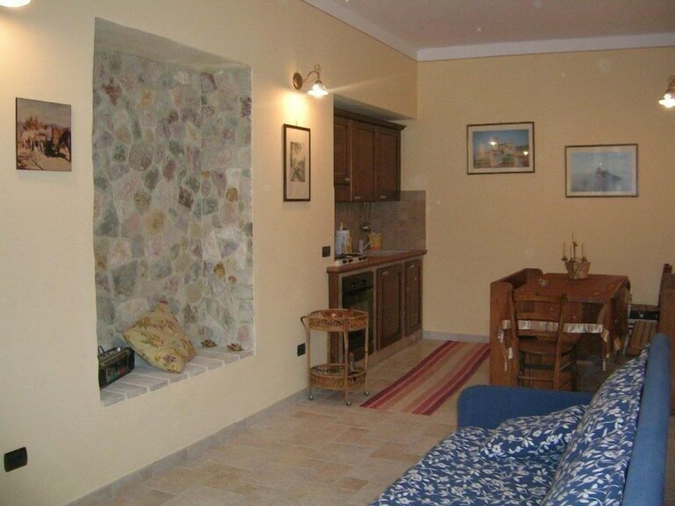1 bedroom, Frette Italian sheets, premium bedding, Select Comfort beds