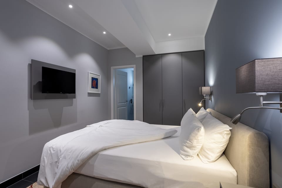 Grand Suite Double | Premium bedding, in-room safe, desk, blackout drapes