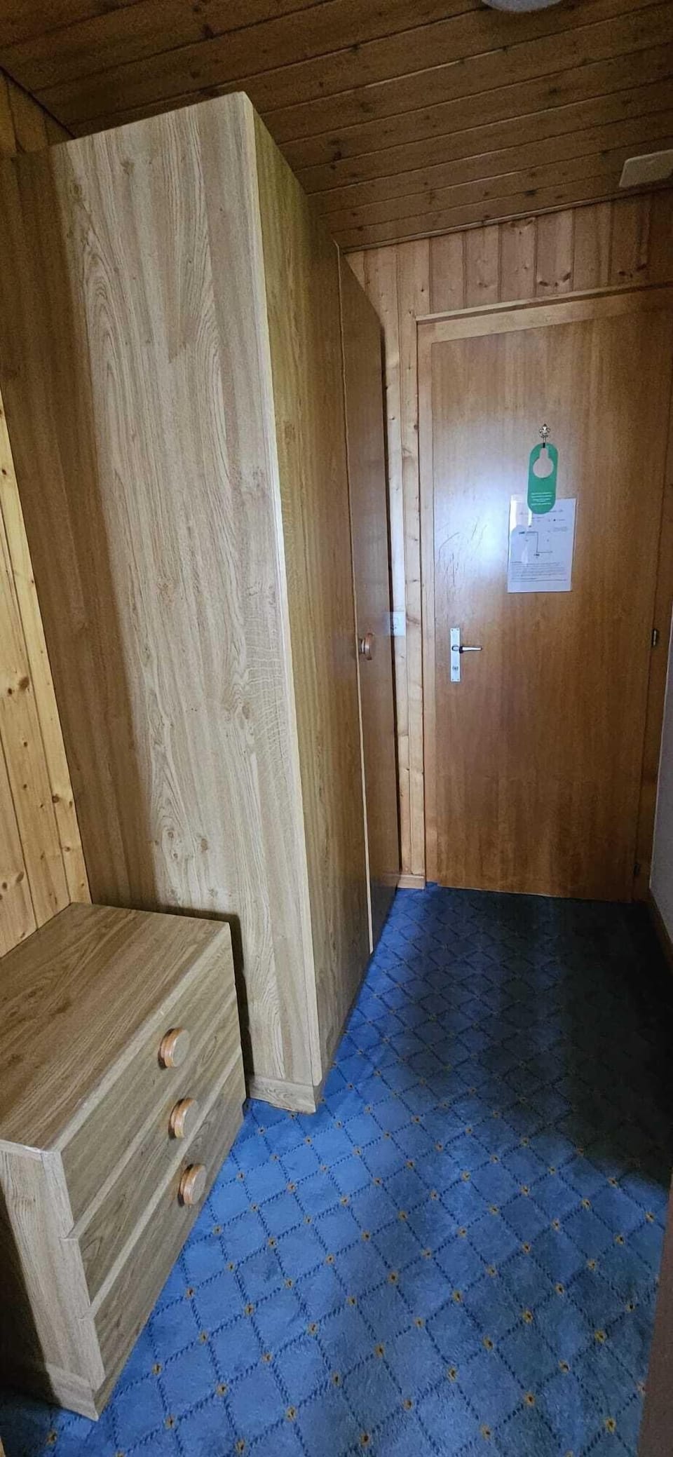 Standard Doppelzimmer | Desk, blackout drapes, free WiFi, bed sheets