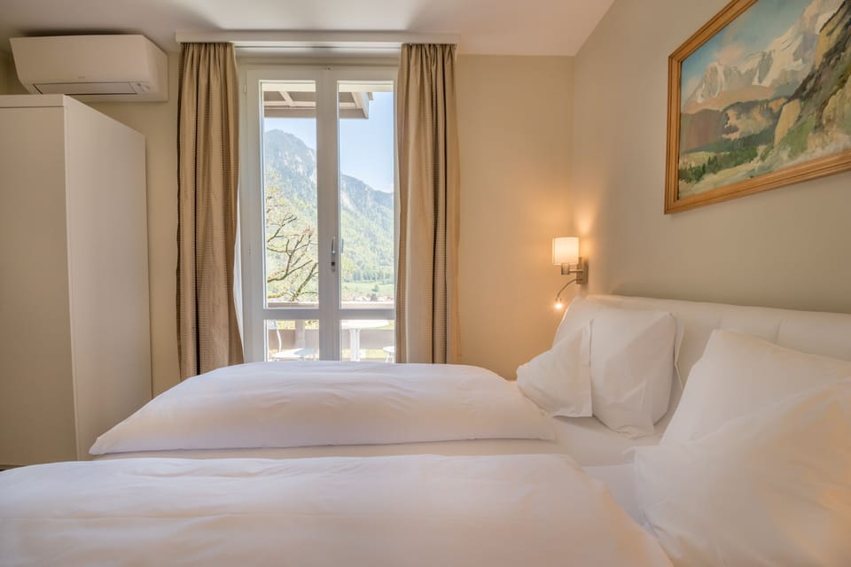 Superior Familienzimmer | Desk, blackout drapes, free WiFi, bed sheets