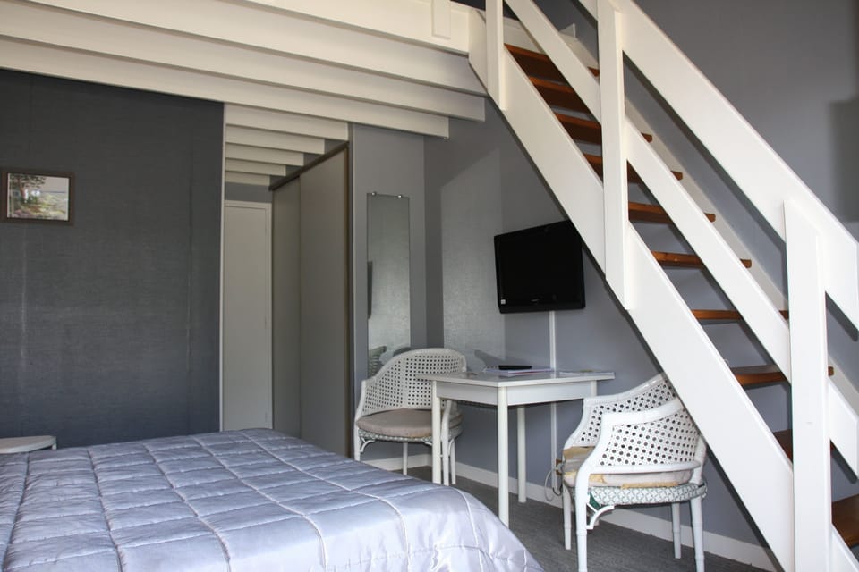 Individually decorated, soundproofing, free cribs/infant beds, free WiFi